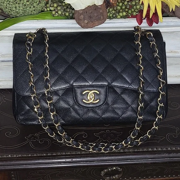 Chanel Jumbo Flap - Picture 2 of 15
